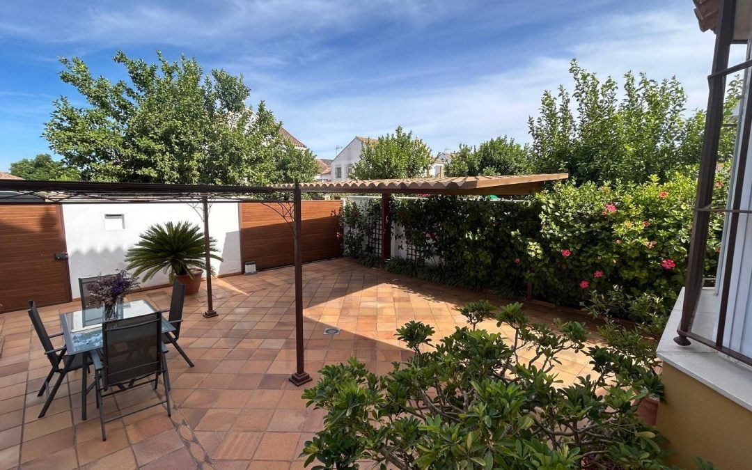 Chalet Pareado con Terraza, Garaje y Só…